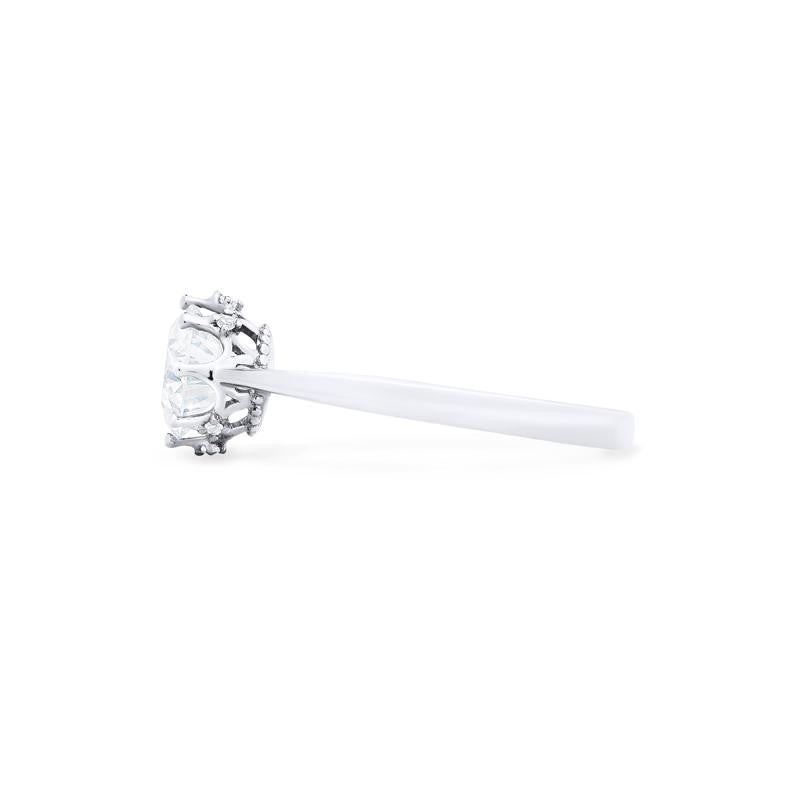 [Cassandra] Vintage Crown Solitaire Engagement Ring in Diamond / Moissanite