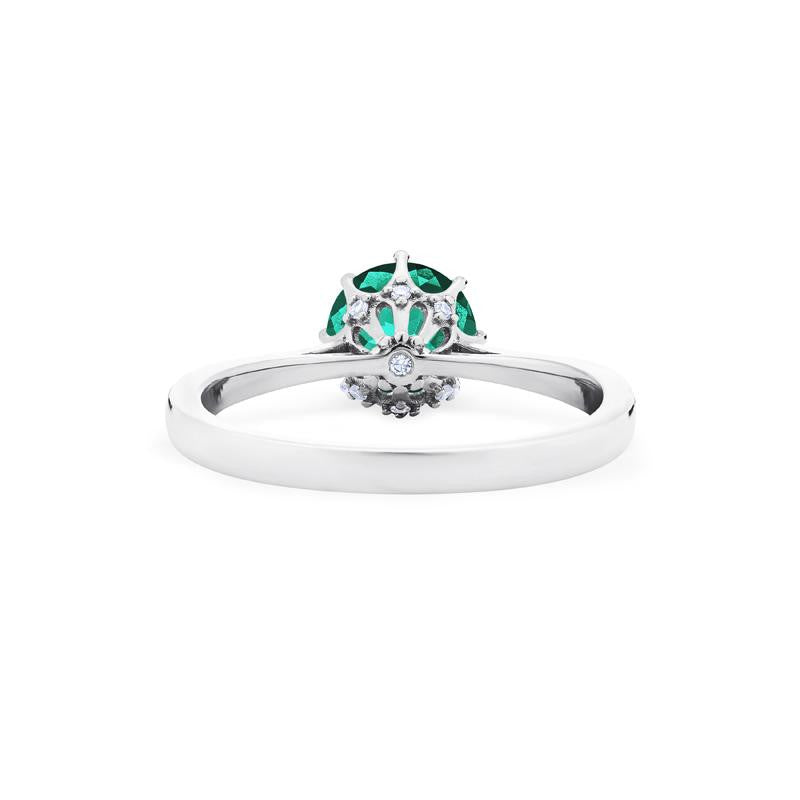 [Victoria] Classic Crown Solitaire Ring in Lab Emerald