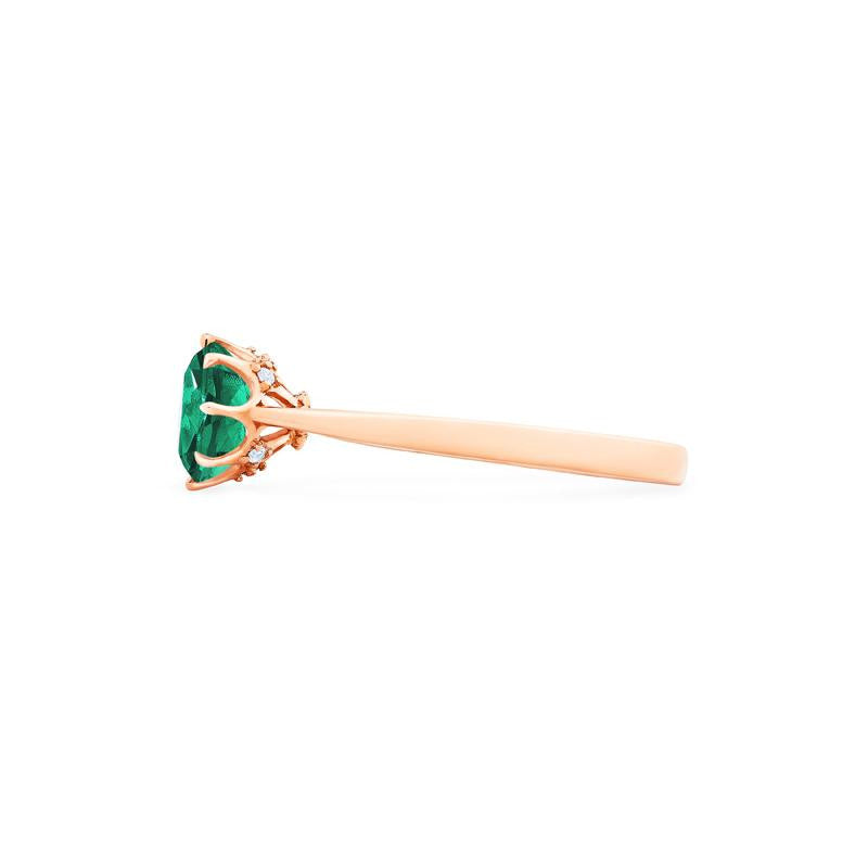[Victoria] Classic Crown Solitaire Ring in Lab Emerald