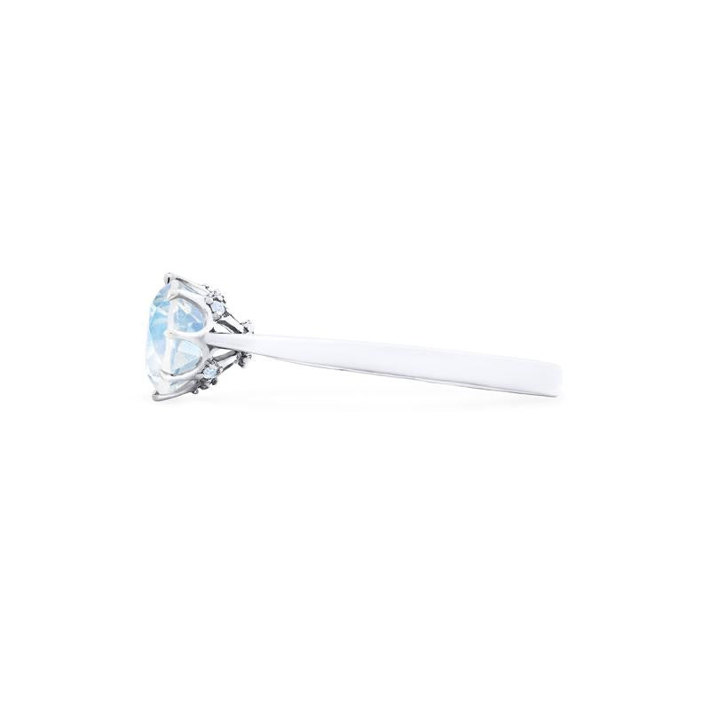 [Victoria] Classic Crown Solitaire Ring in Moonstone