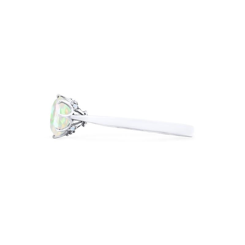 [Victoria] Classic Crown Solitaire Ring in Opal