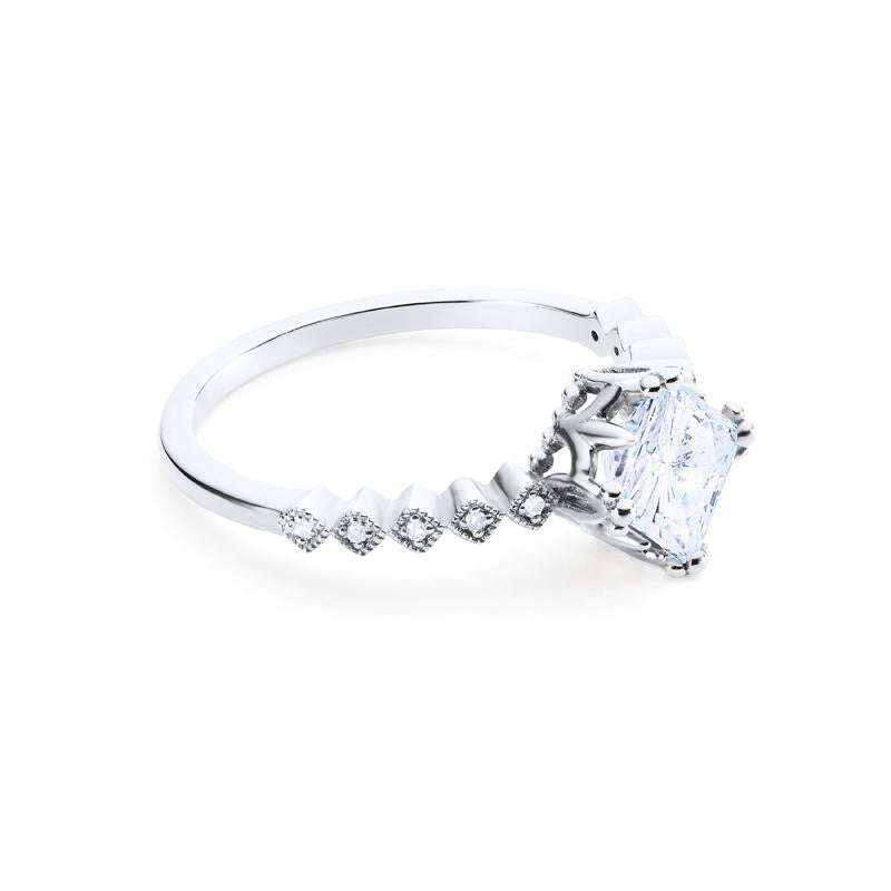 [Astoria] Fleur De Lis Square Princess Cut Engagement Ring in Diamond / Moissanite