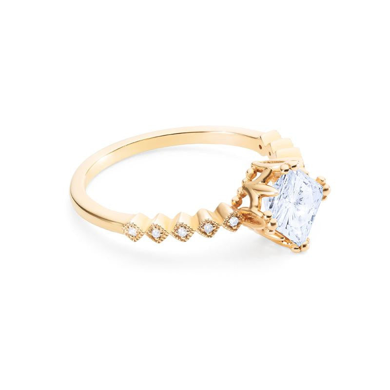 [Astoria] Fleur De Lis Square Princess Cut Engagement Ring in Diamond / Moissanite