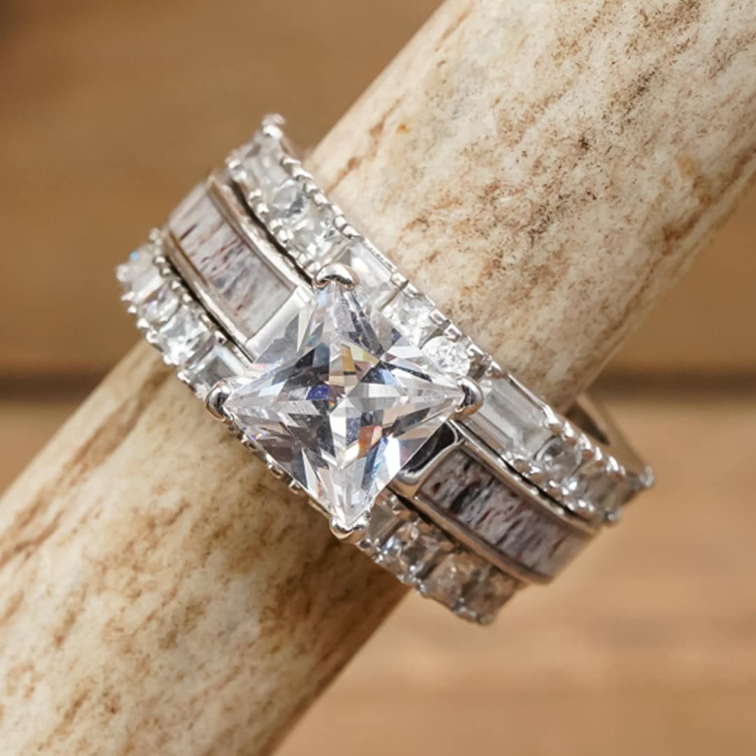 The Grand Kenai & Baguette Wedding Set