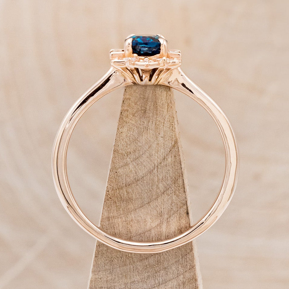 "Cleopatra" - Alexandrite Engagement Ring With Diamond Halo & Tracer