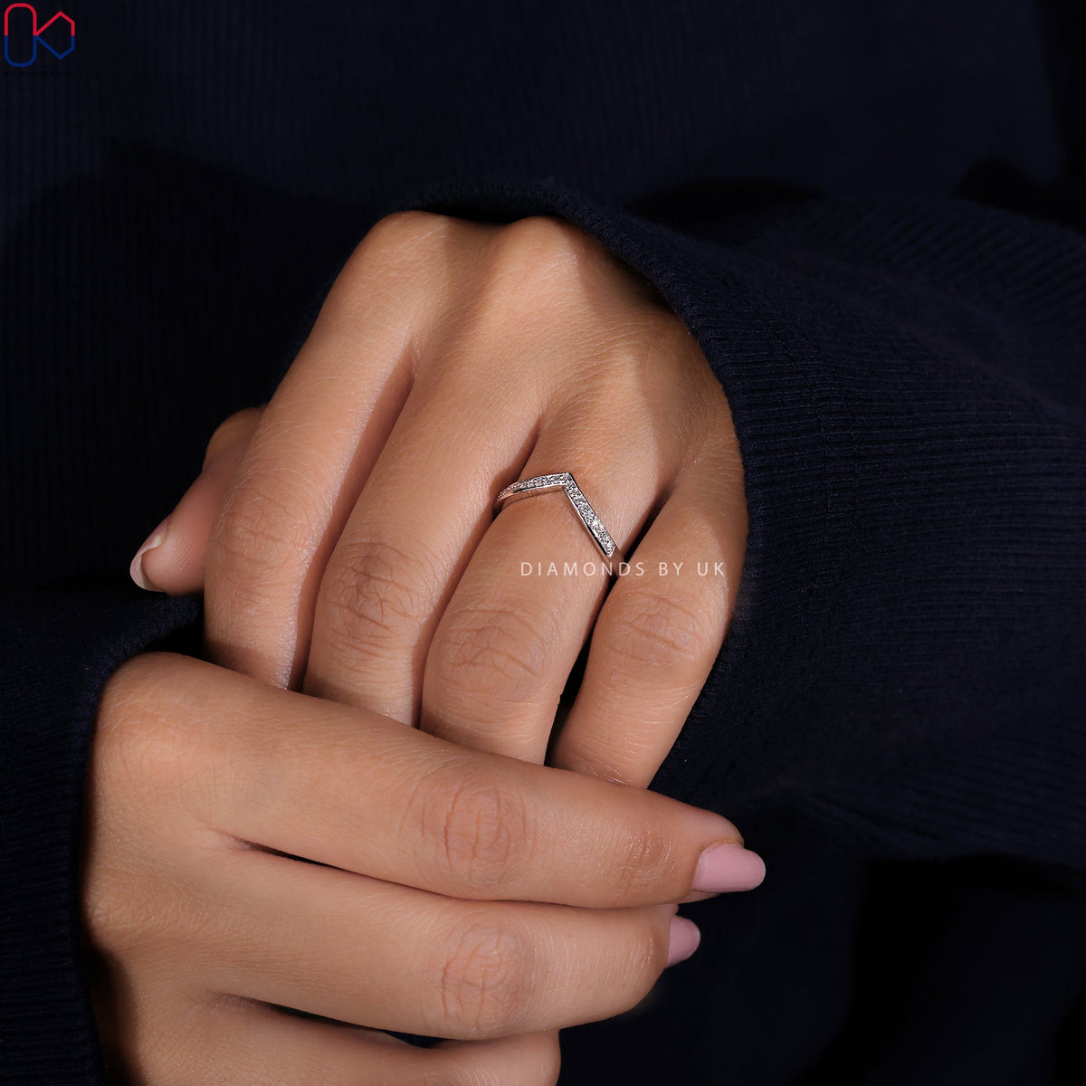 Chevron Wedding Band – Round Diamonds