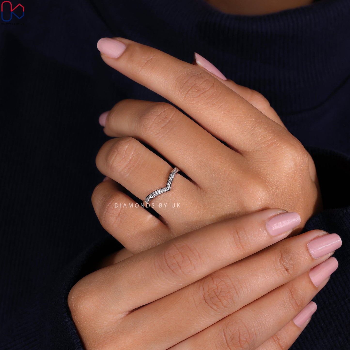 Chevron Wedding Band – Round Diamonds