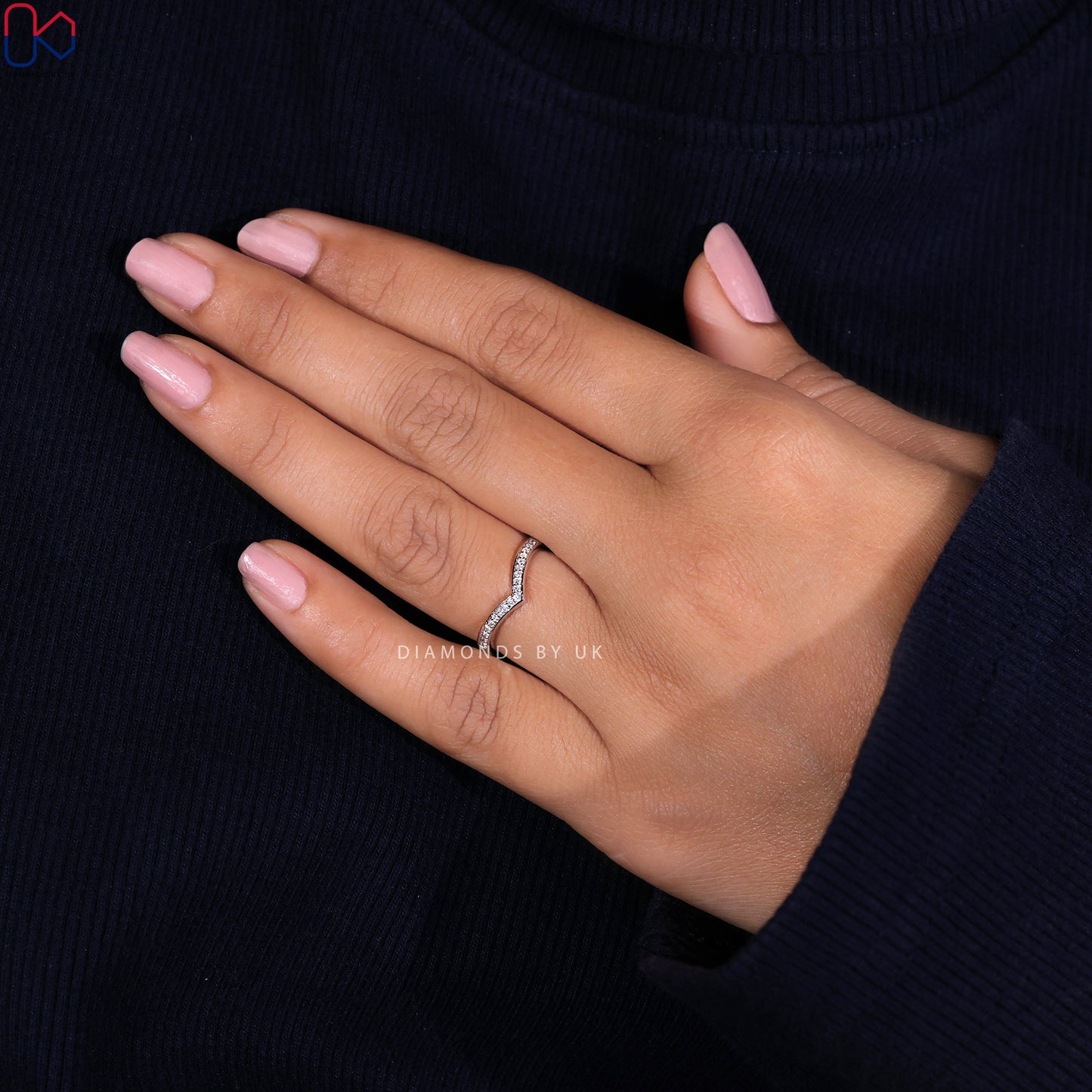 Chevron Wedding Band – Round Diamonds
