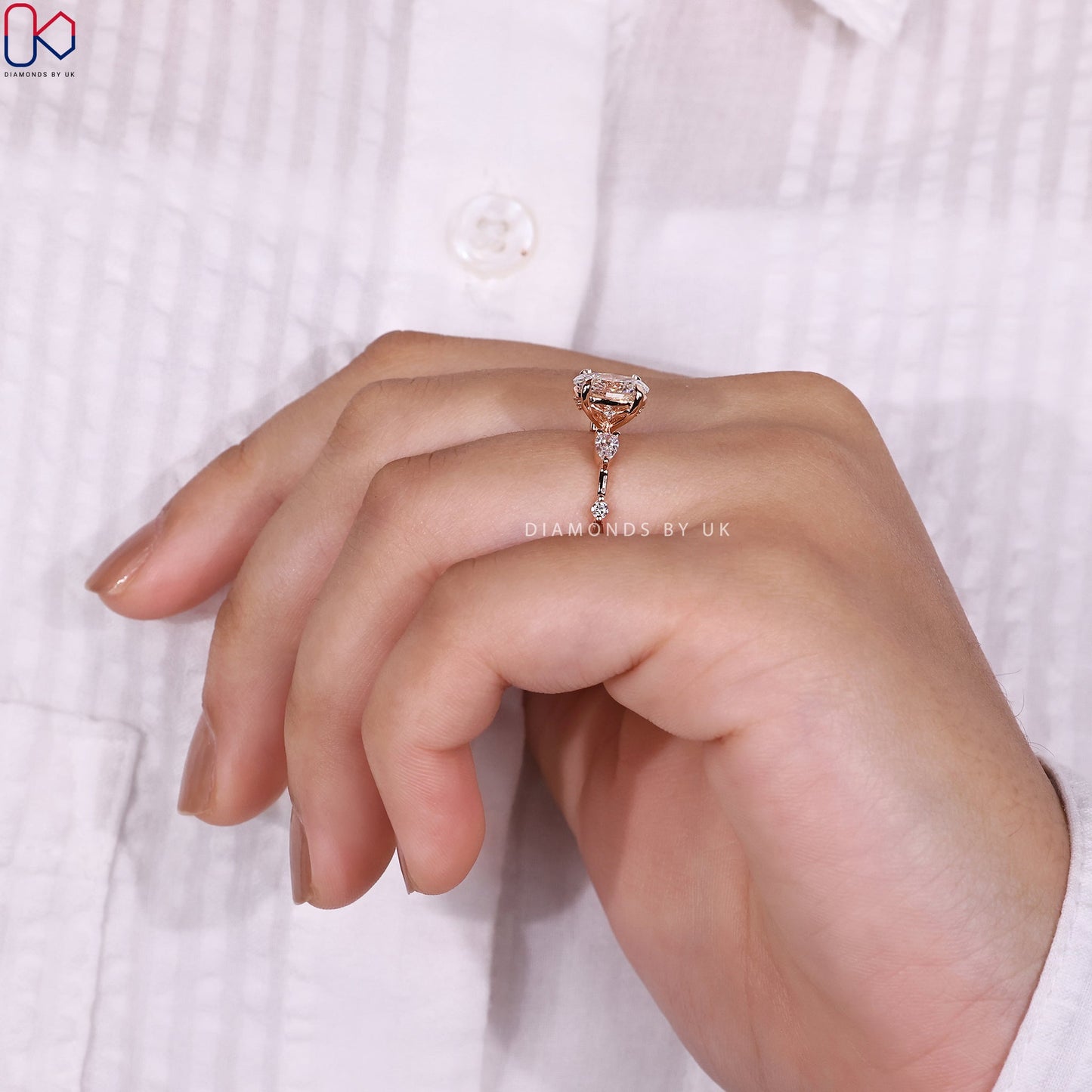 Oval Shaped Engagement Ring - Distance Pave