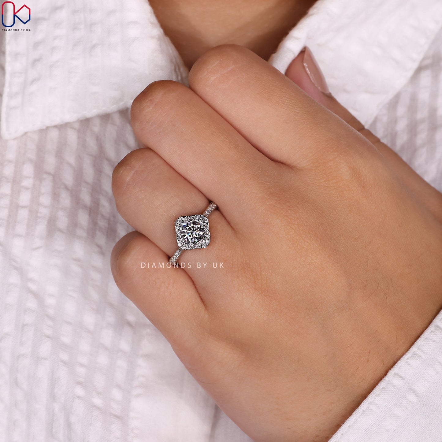 Round Brilliant Cut Diamond Ring - Twisted Halo