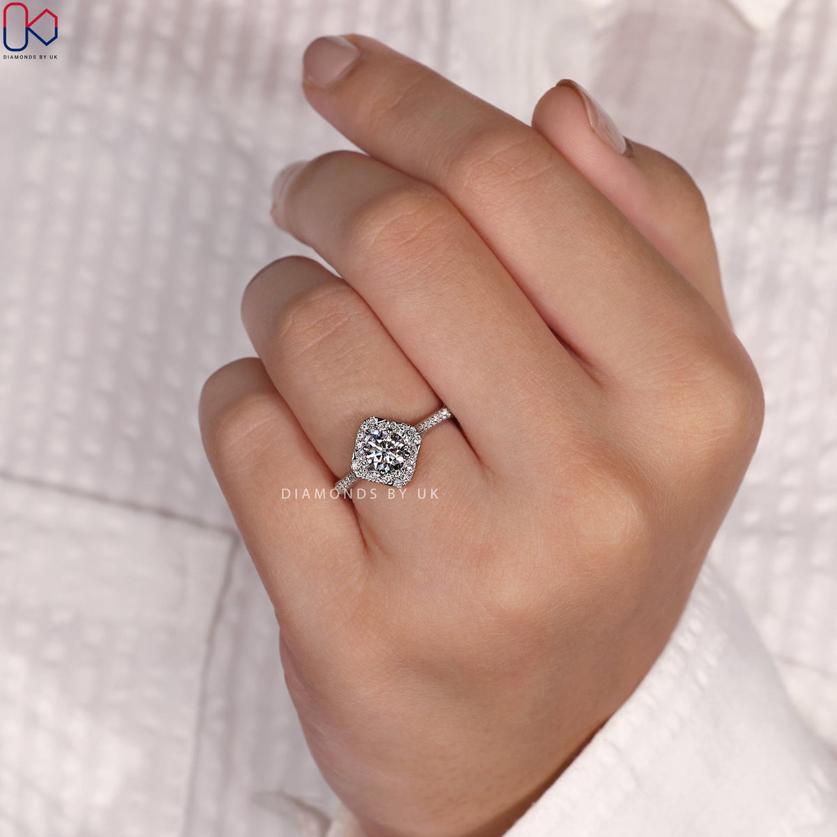 Round Brilliant Cut Diamond Ring - Twisted Halo