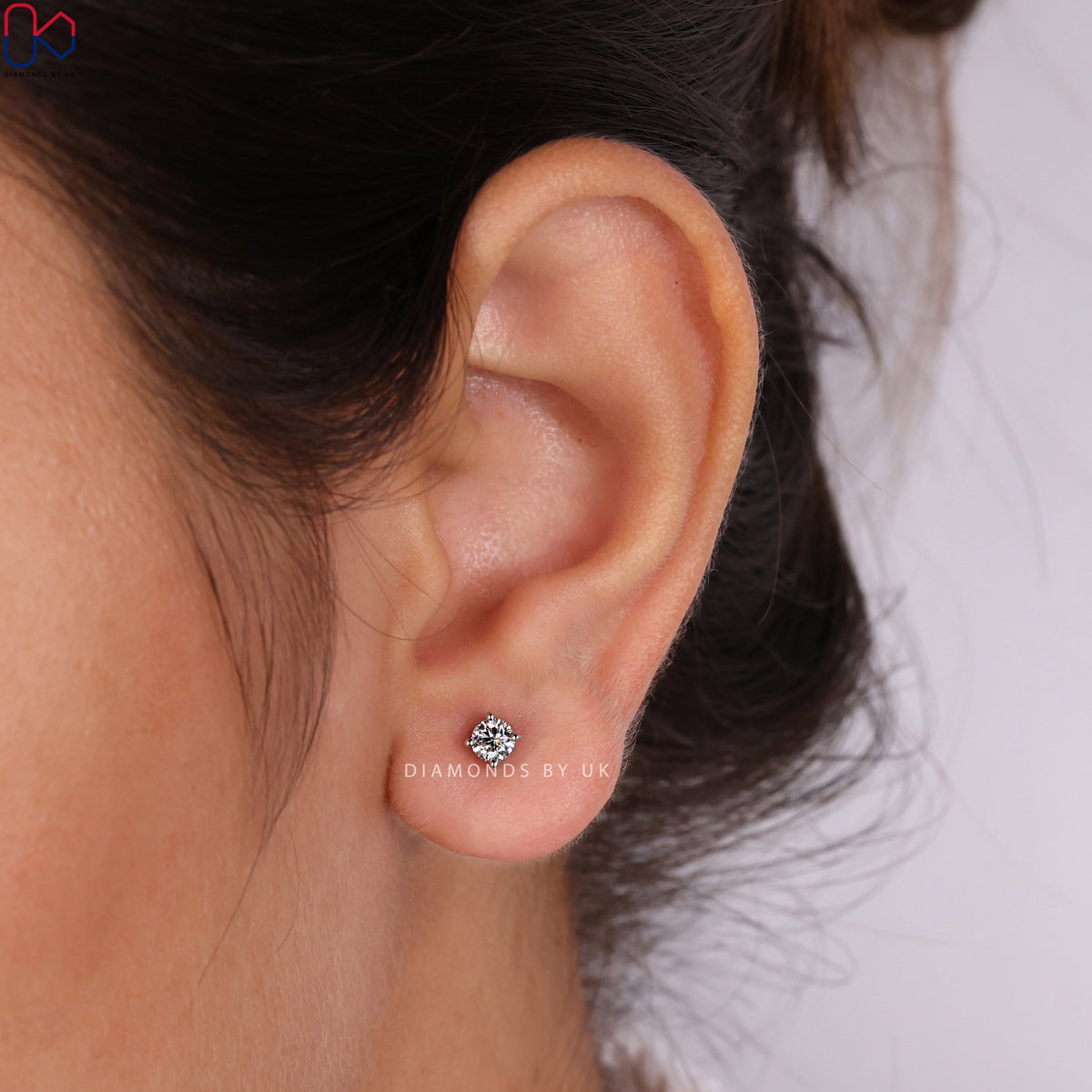 Round Diamond Stud Earrings - White Gold