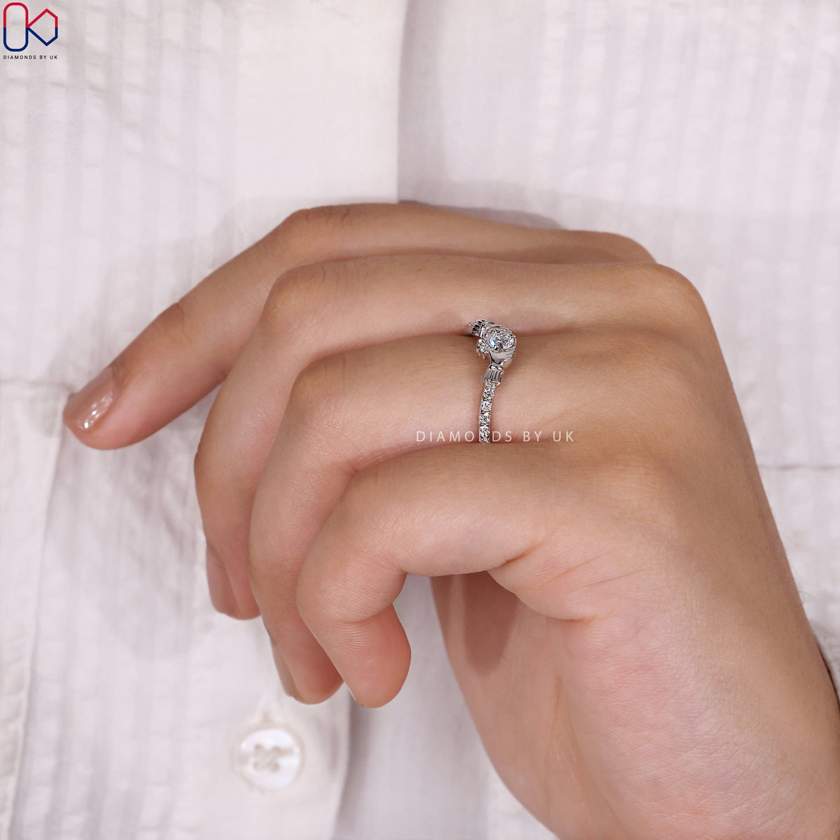 Claddagh Engagement Ring - Round Diamond