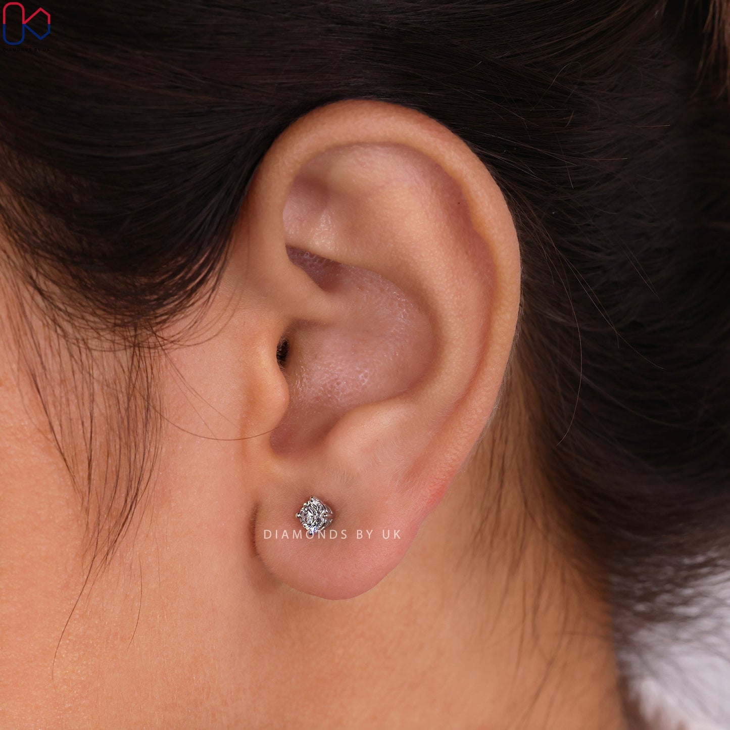 Round Diamond Stud Earrings - White Gold