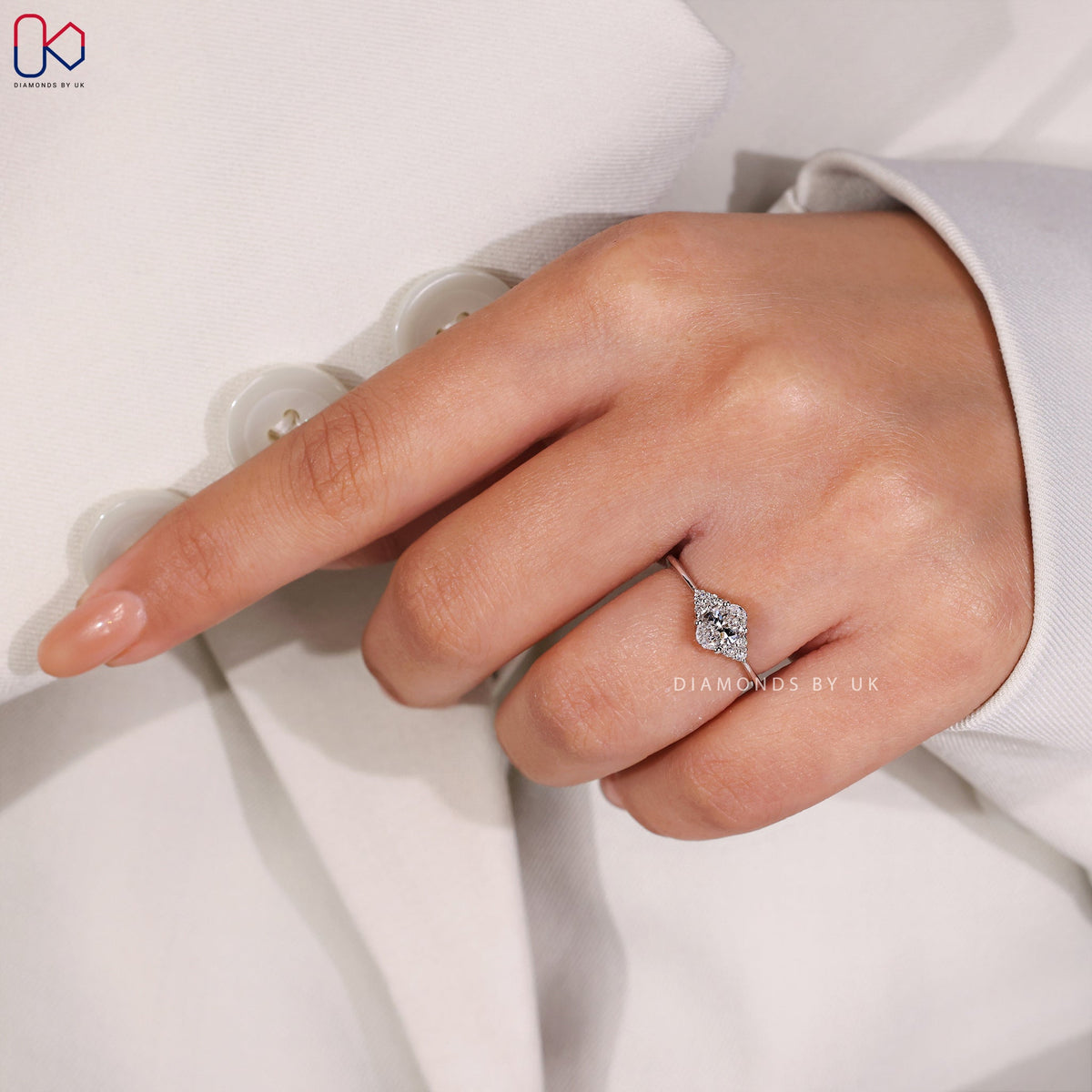 Oval Diamond Engagement Ring - Muse Setting
