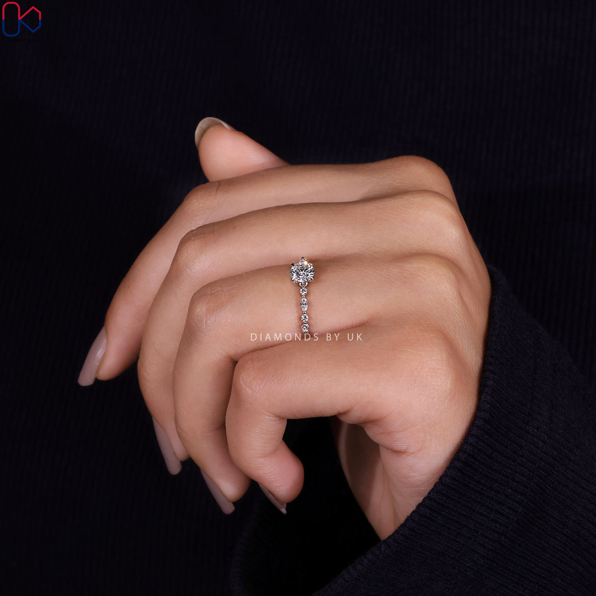 White Gold Engagement Ring - Round Diamond