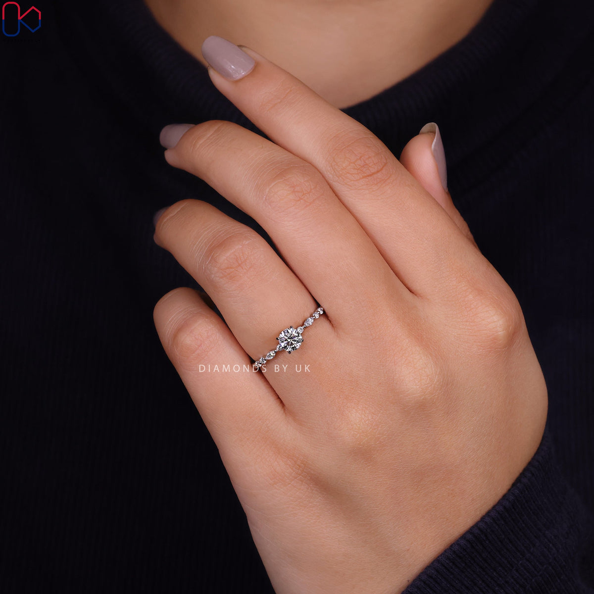 White Gold Engagement Ring - Round Diamond