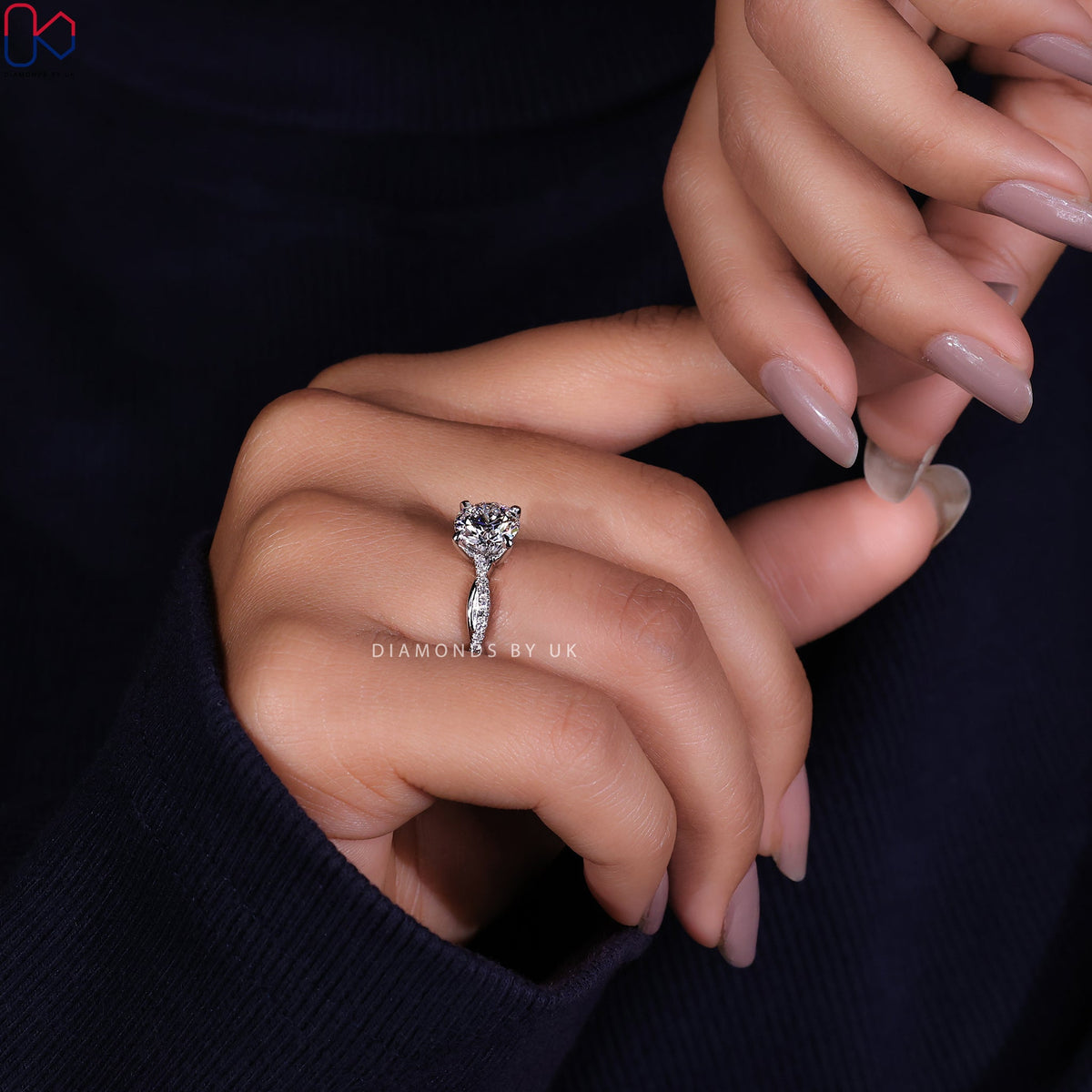 Round Diamond Ring - Twisted Pave Band