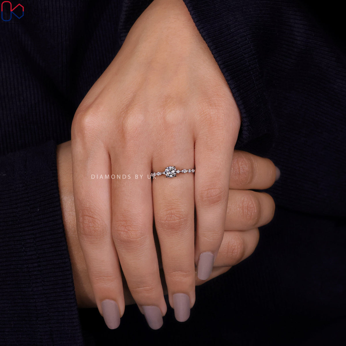 White Gold Engagement Ring - Round Diamond