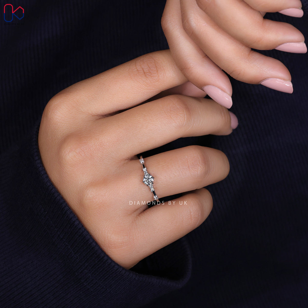 Round Diamond Engagement Ring – Muse Setting