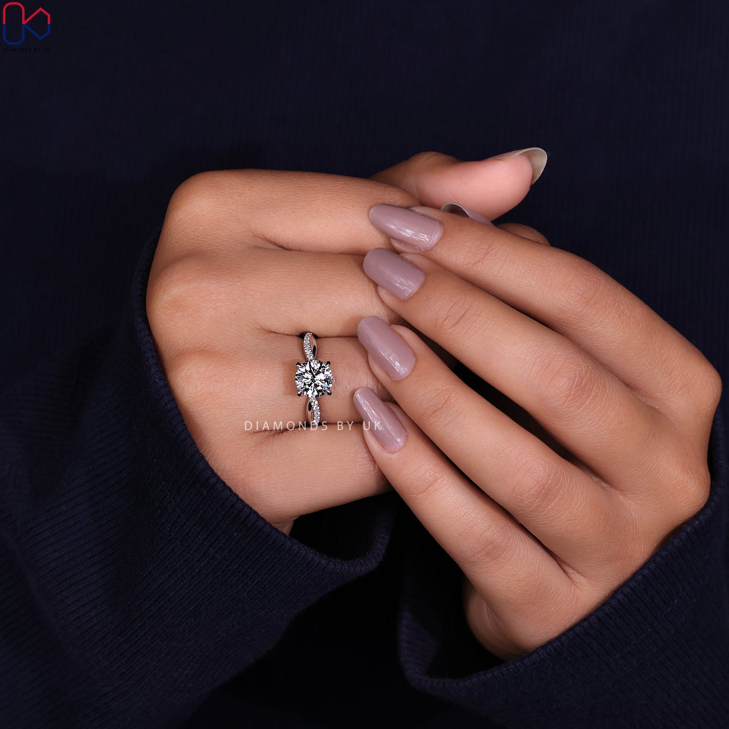 Round Diamond Ring - Twisted Pave Band