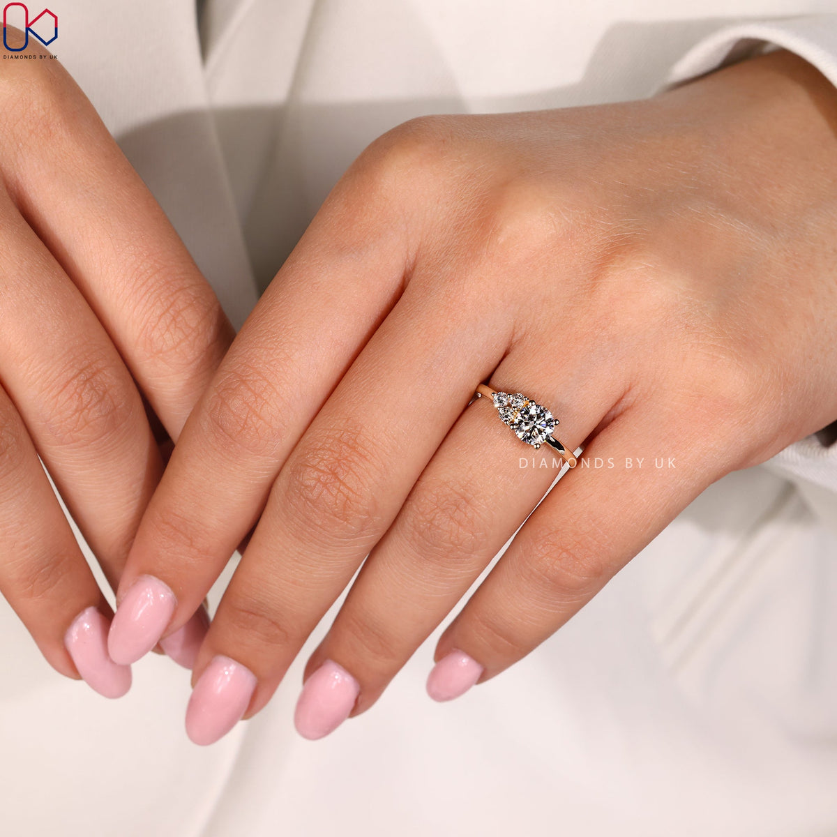 Yellow Gold Engagement Ring - Round Diamond