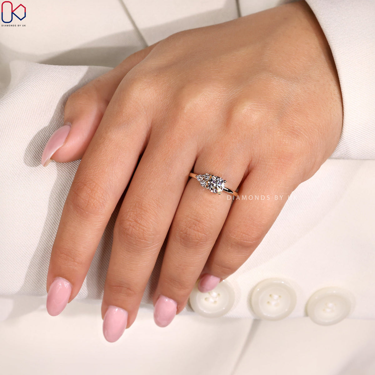 Yellow Gold Engagement Ring - Round Diamond
