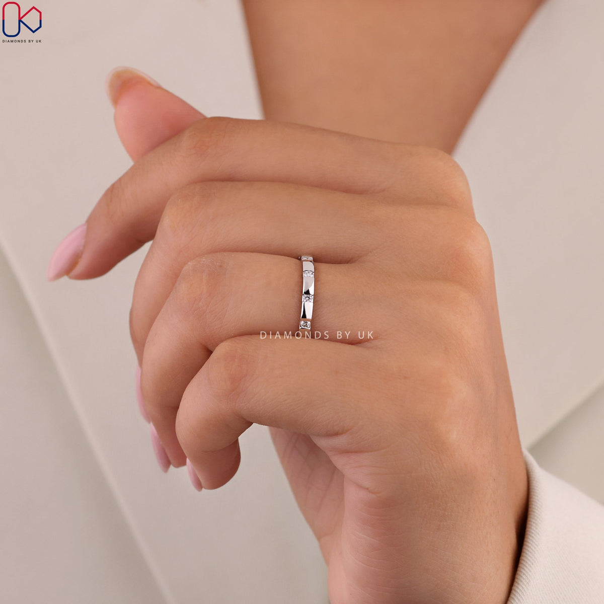 Round Diamond Gypsy Setting Wedding Band