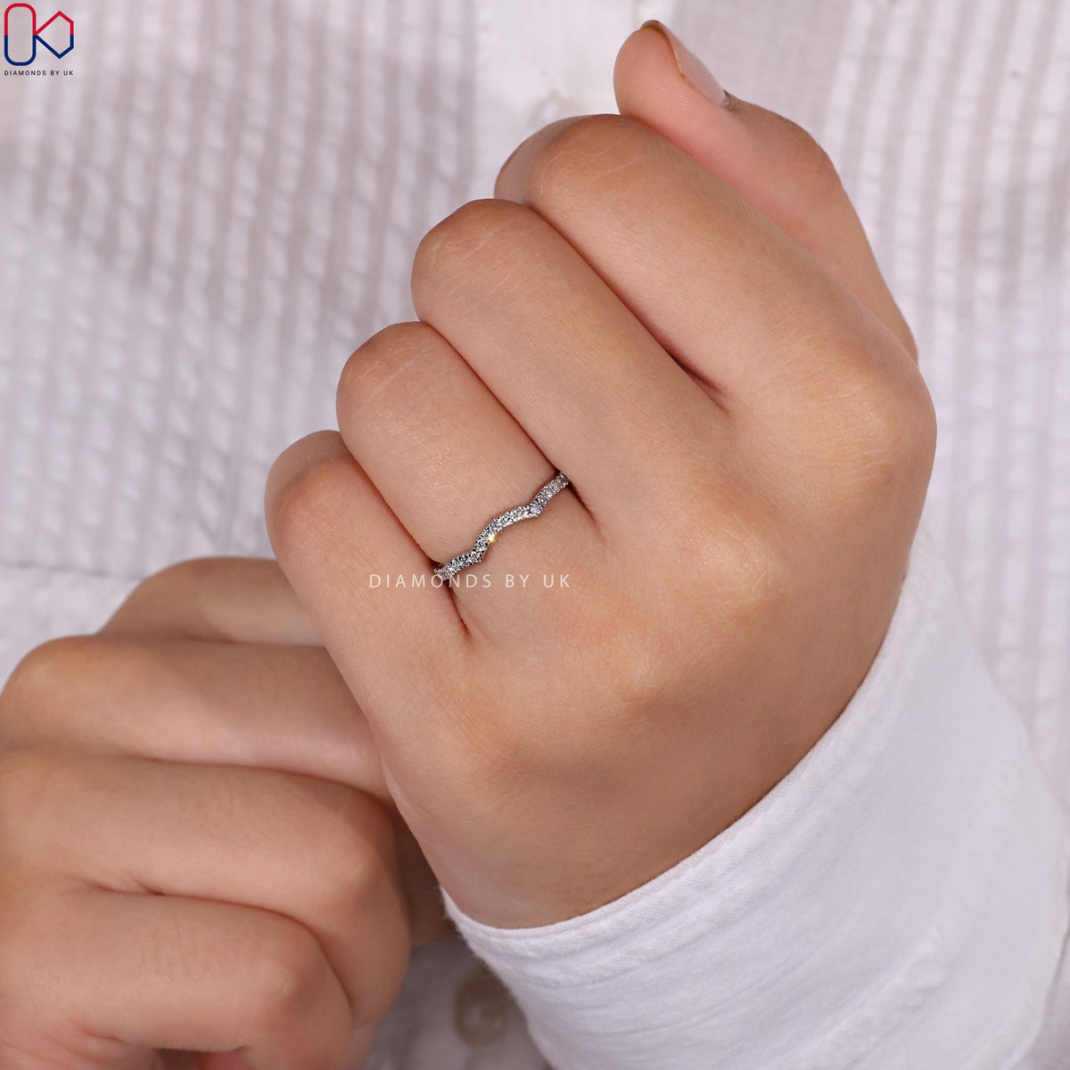 Curved Diamond Wedding Band – Round Diamonds