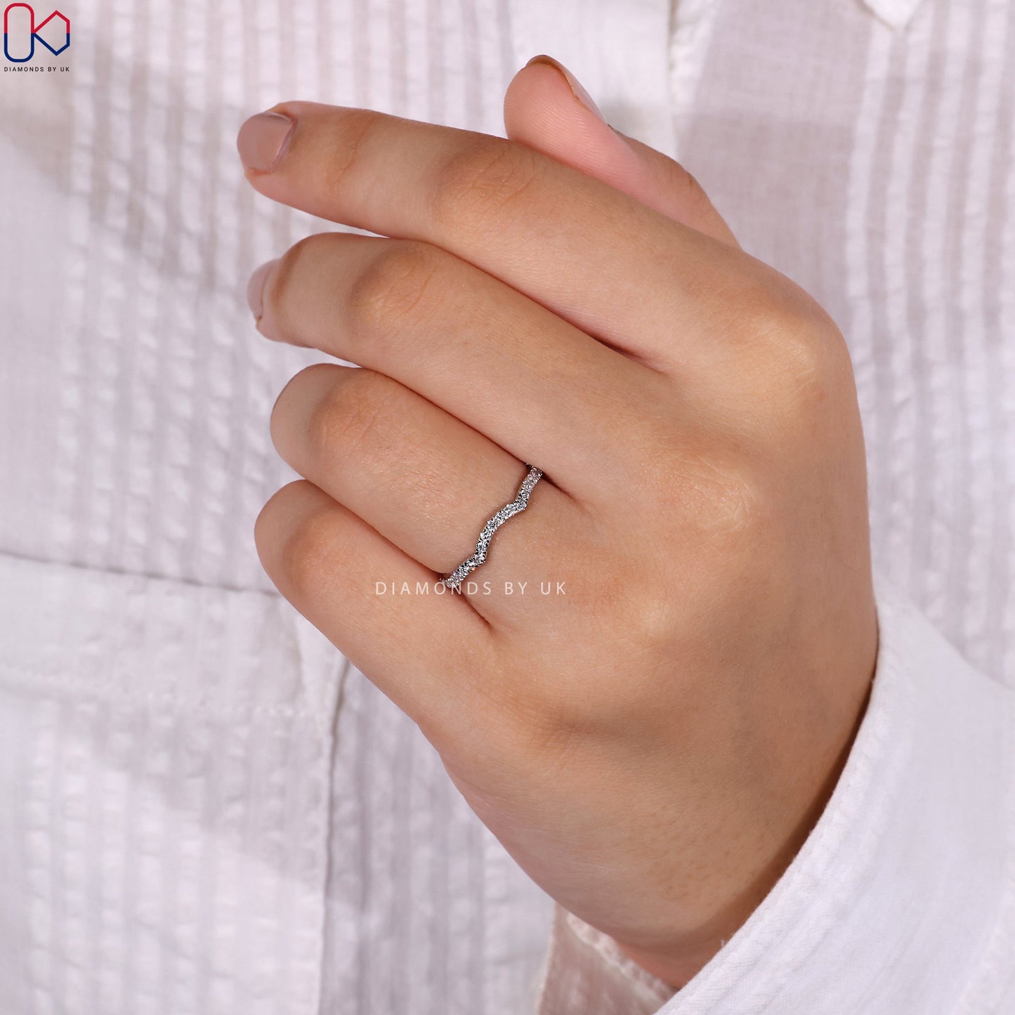 Curved Diamond Wedding Band – Round Diamonds