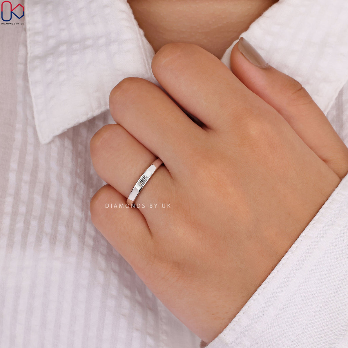 Flush Set Wedding Band – Baguette Diamond