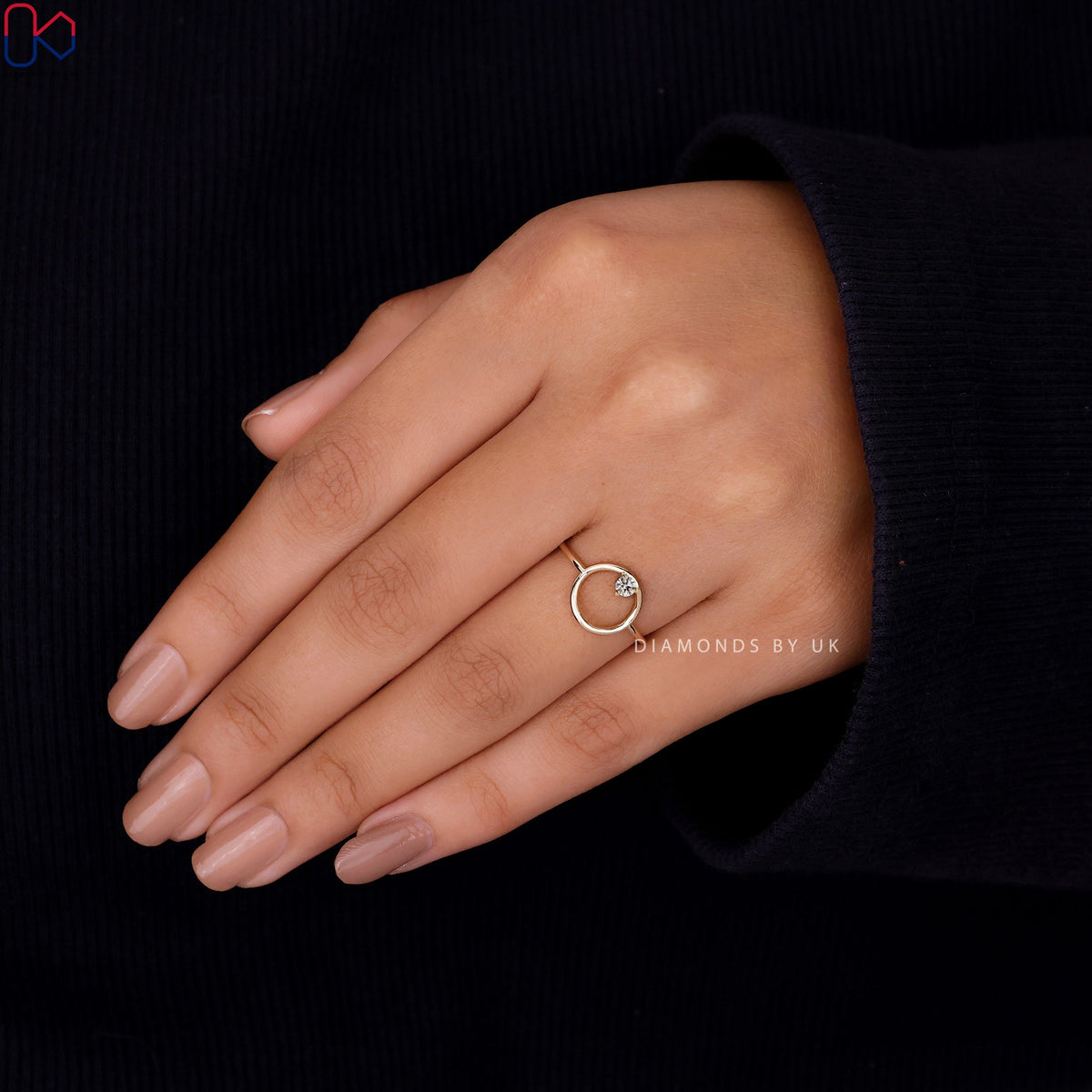 Round Diamond Open Circle Ring