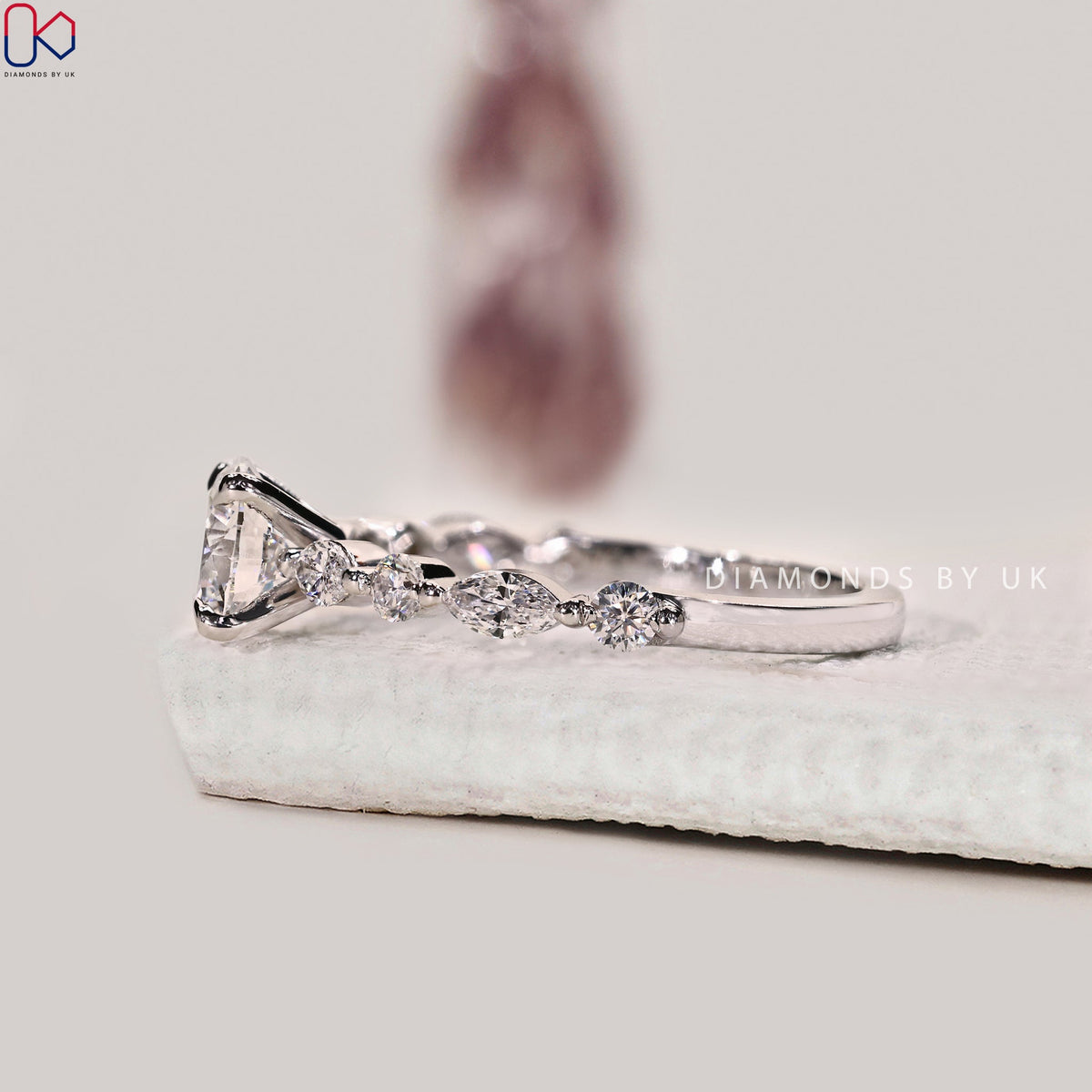 Round Diamond Engagement Ring In White Gold