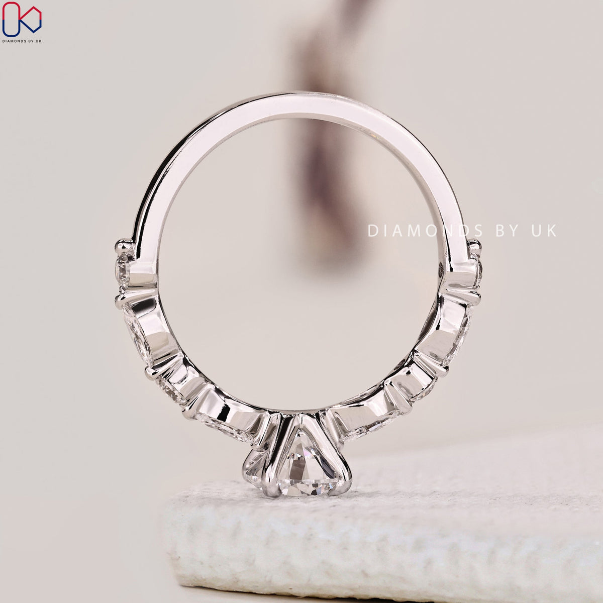 Round Diamond Engagement Ring In White Gold