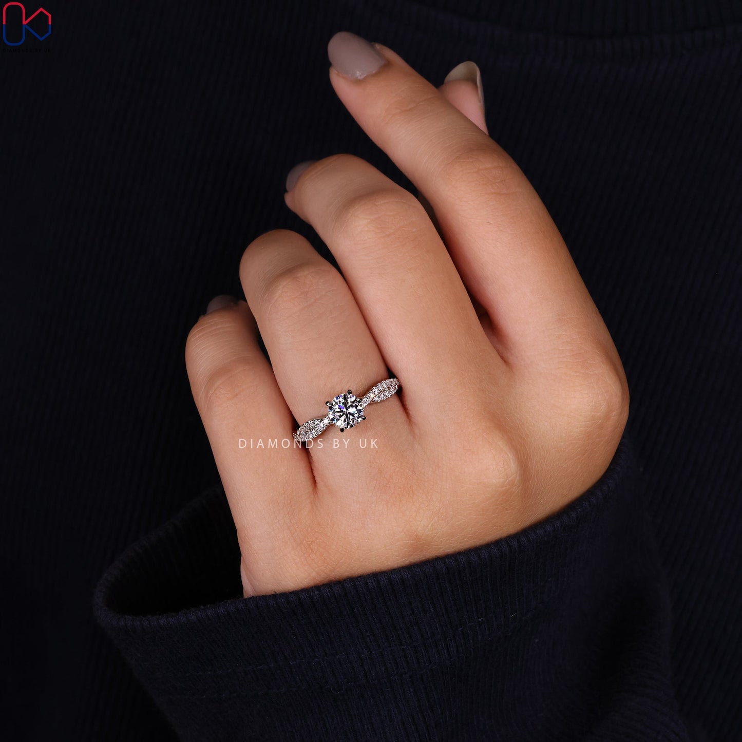 Round Cut Diamond Ring With Twisted Pave Set