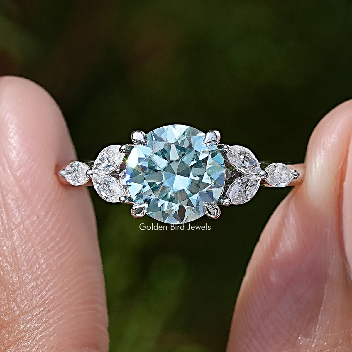 Round Cut Moissanite Engagement Ring