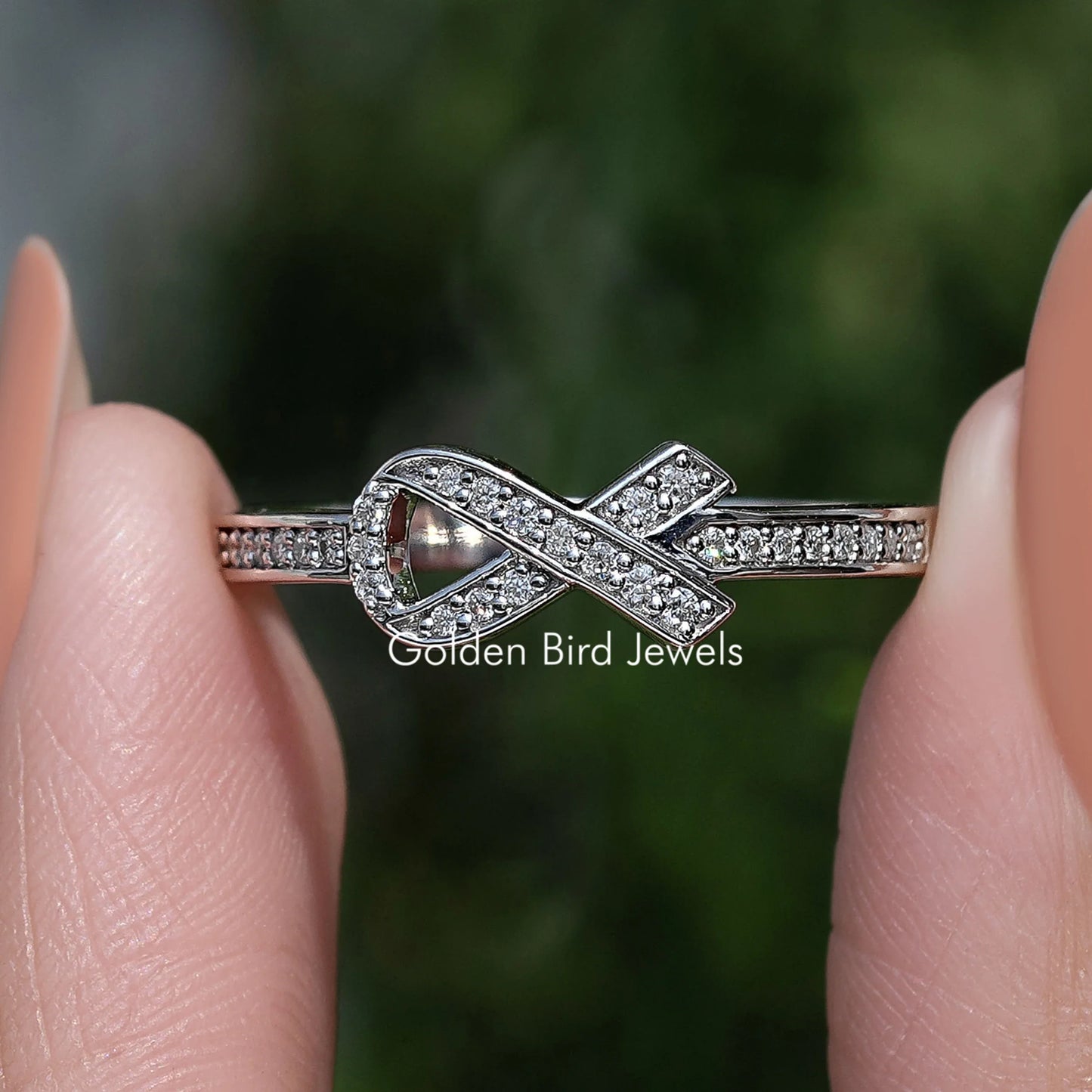 Ribbon Style Round Cut Moissanite Ring