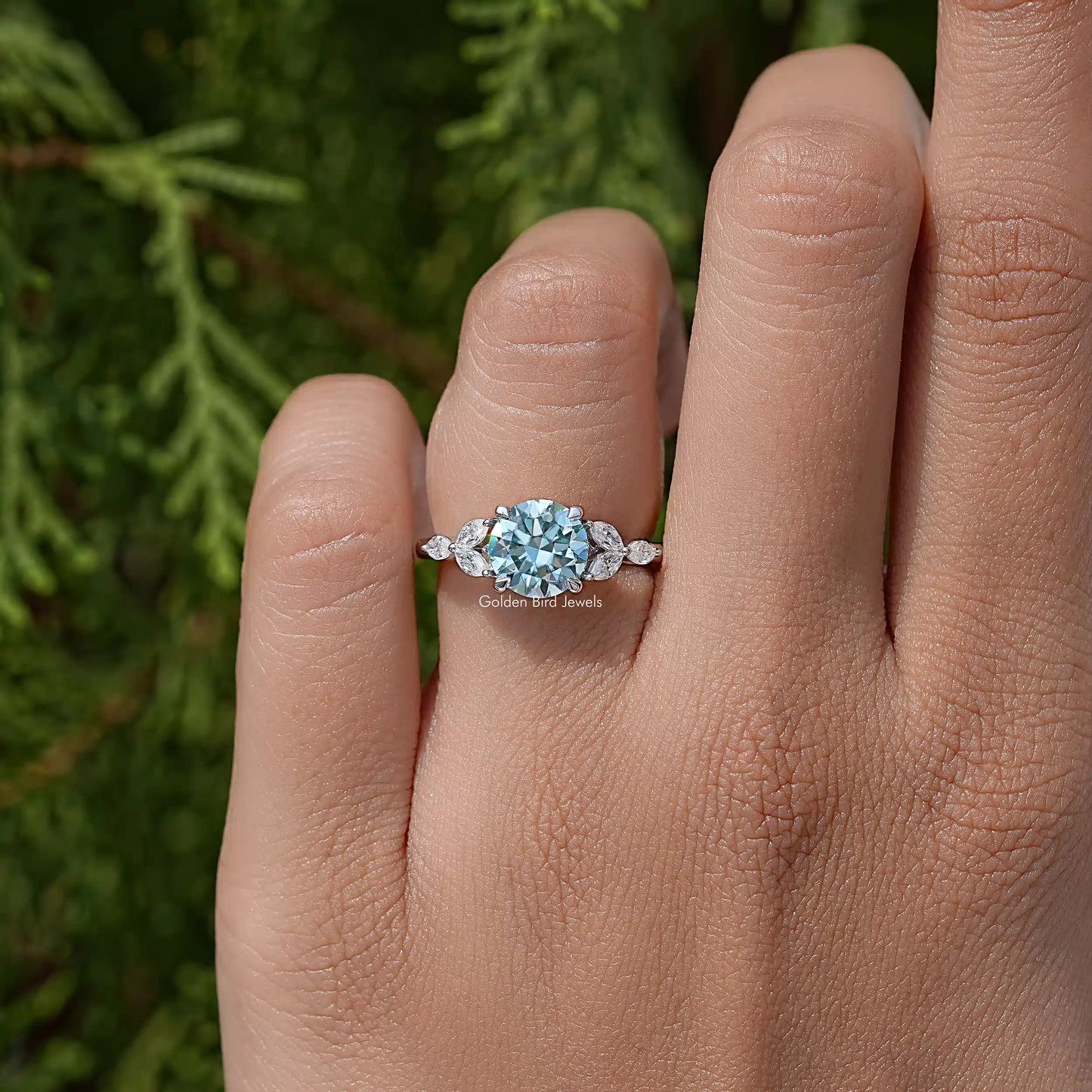 Round Cut Moissanite Engagement Ring