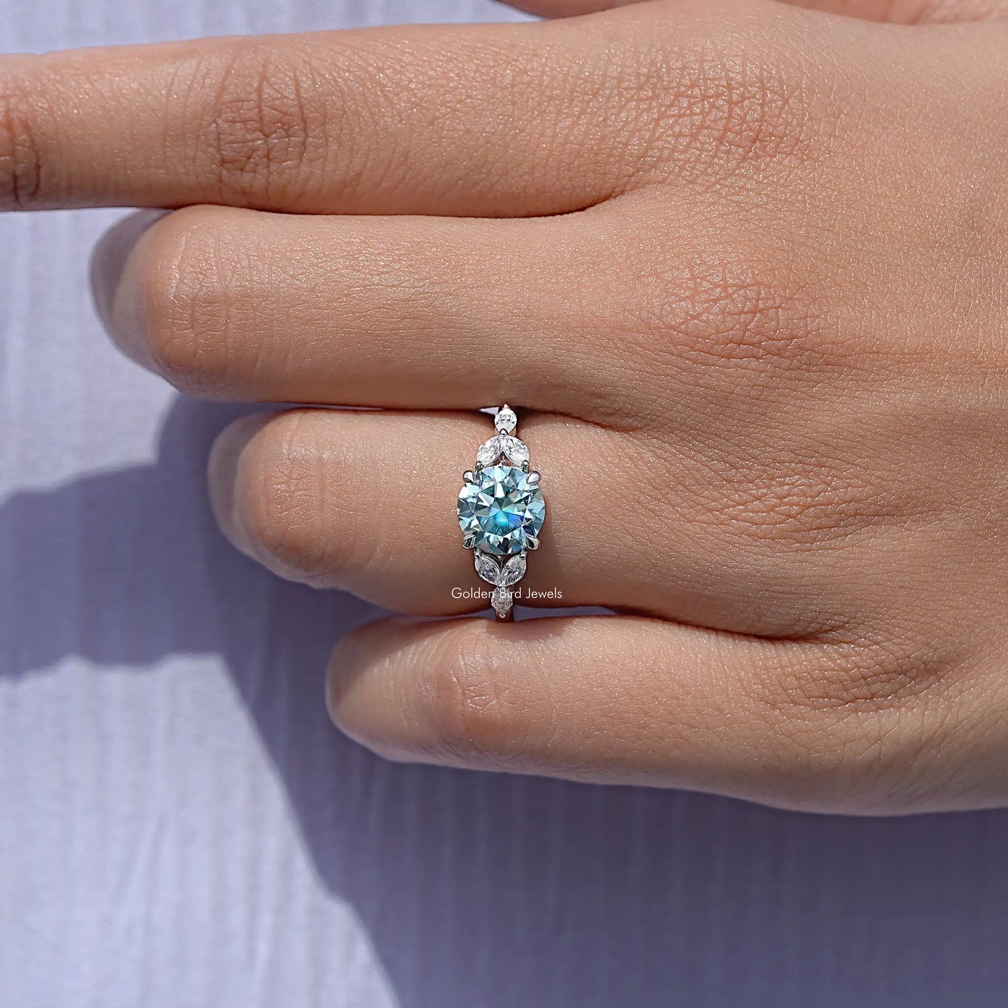 Round Cut Moissanite Engagement Ring