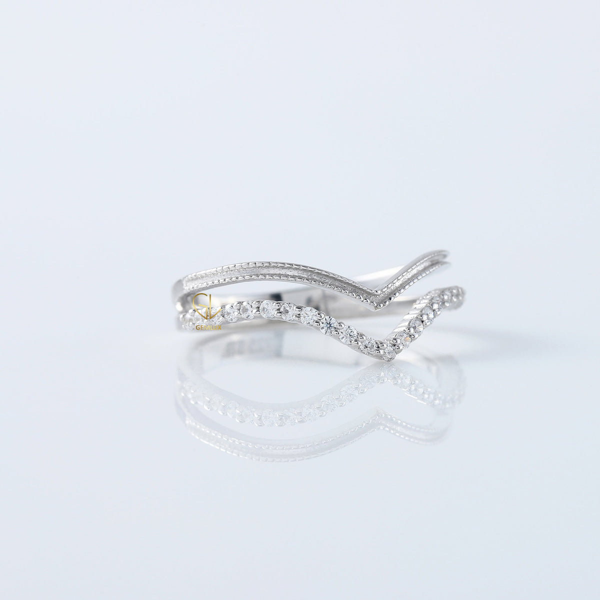 Round Cut Moissanite Diamond Chevron Wedding Band