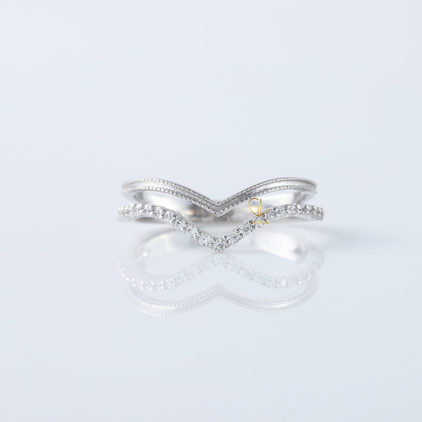 Round Cut Moissanite Diamond Chevron Wedding Band