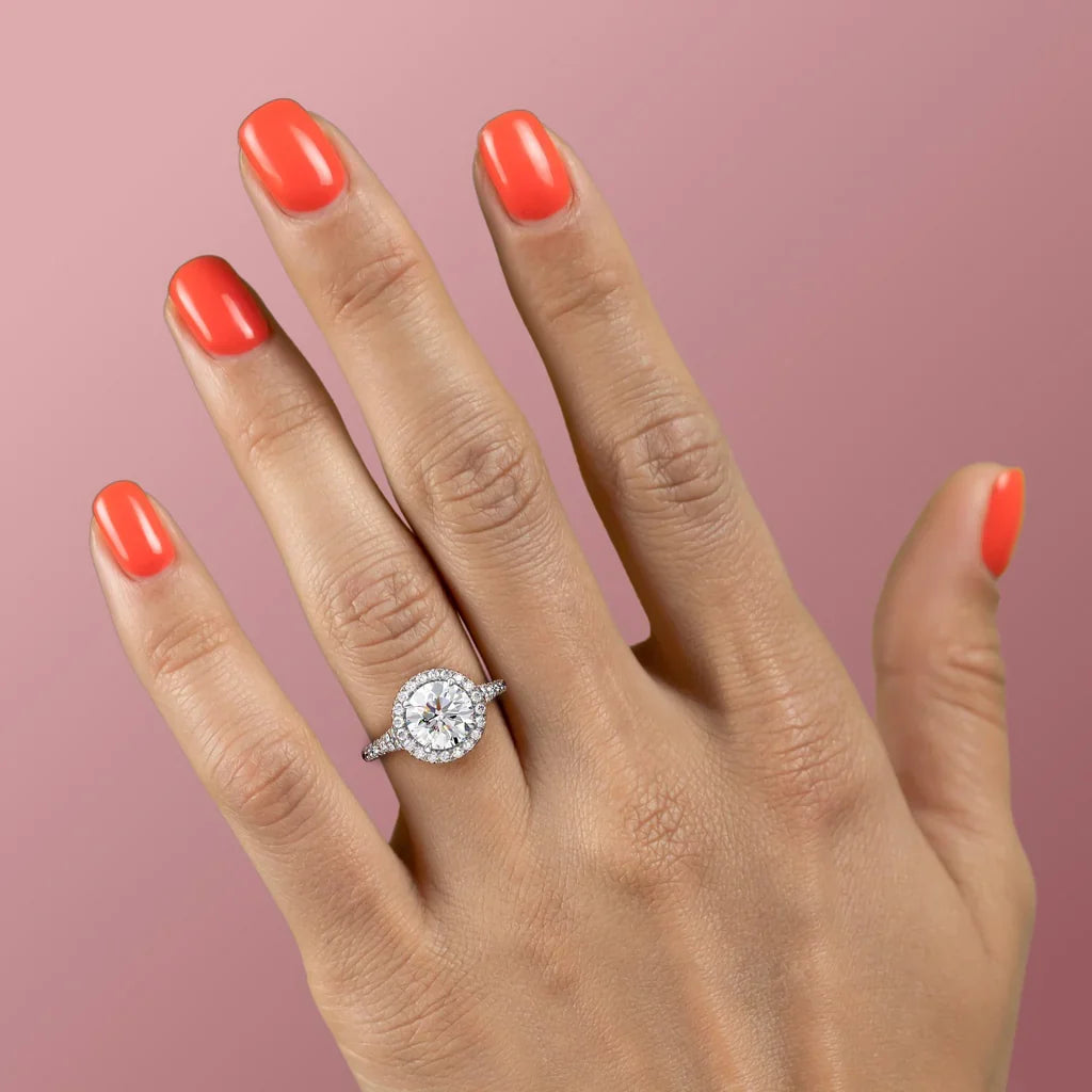 Effervescent Solarii Moissanite 2.0ct Round Cut 925 Sterling Silver Halo Design Engagement Ring