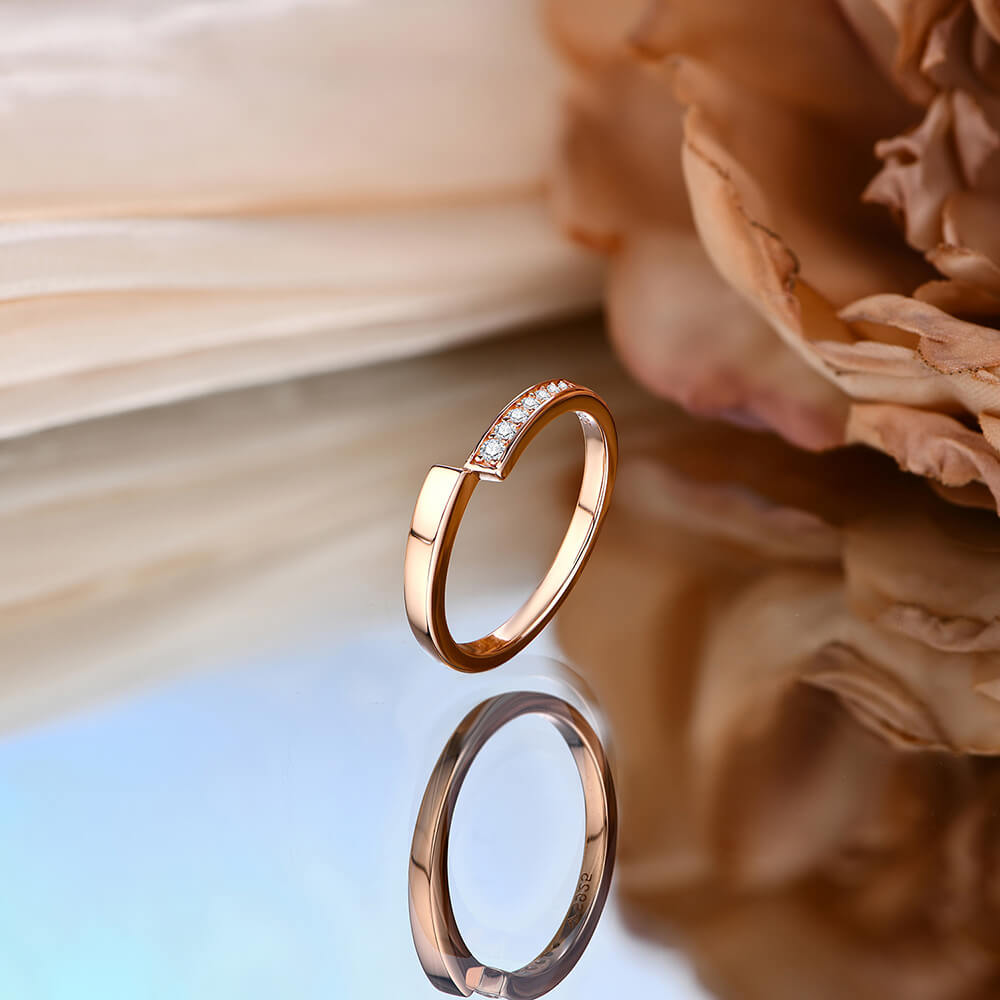 Round Moissanite Bypass Wedding Band Ring