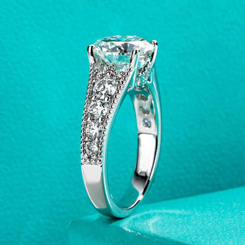Round Moissanite Graduated Side Stone Milgrain Engagement Ring