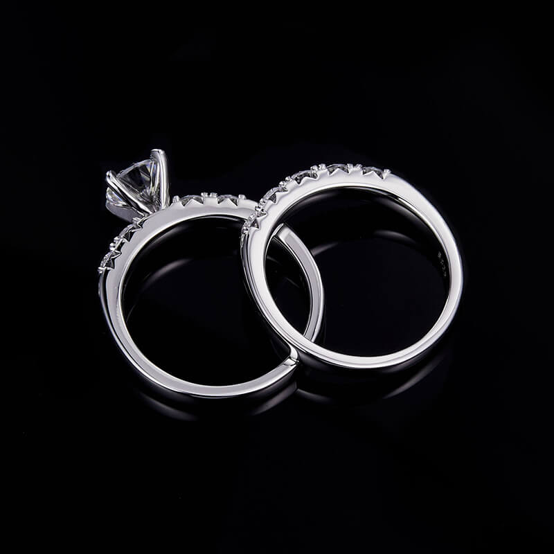 Round Moissanite Sidestone Bridal Engagement Ring Set