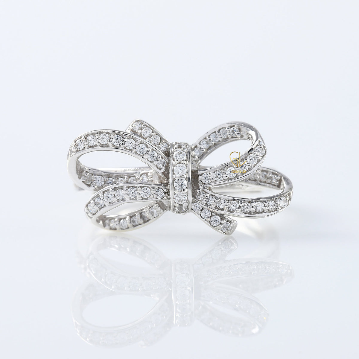 Round Cut Moissanite Bow Knot Engagement Ring