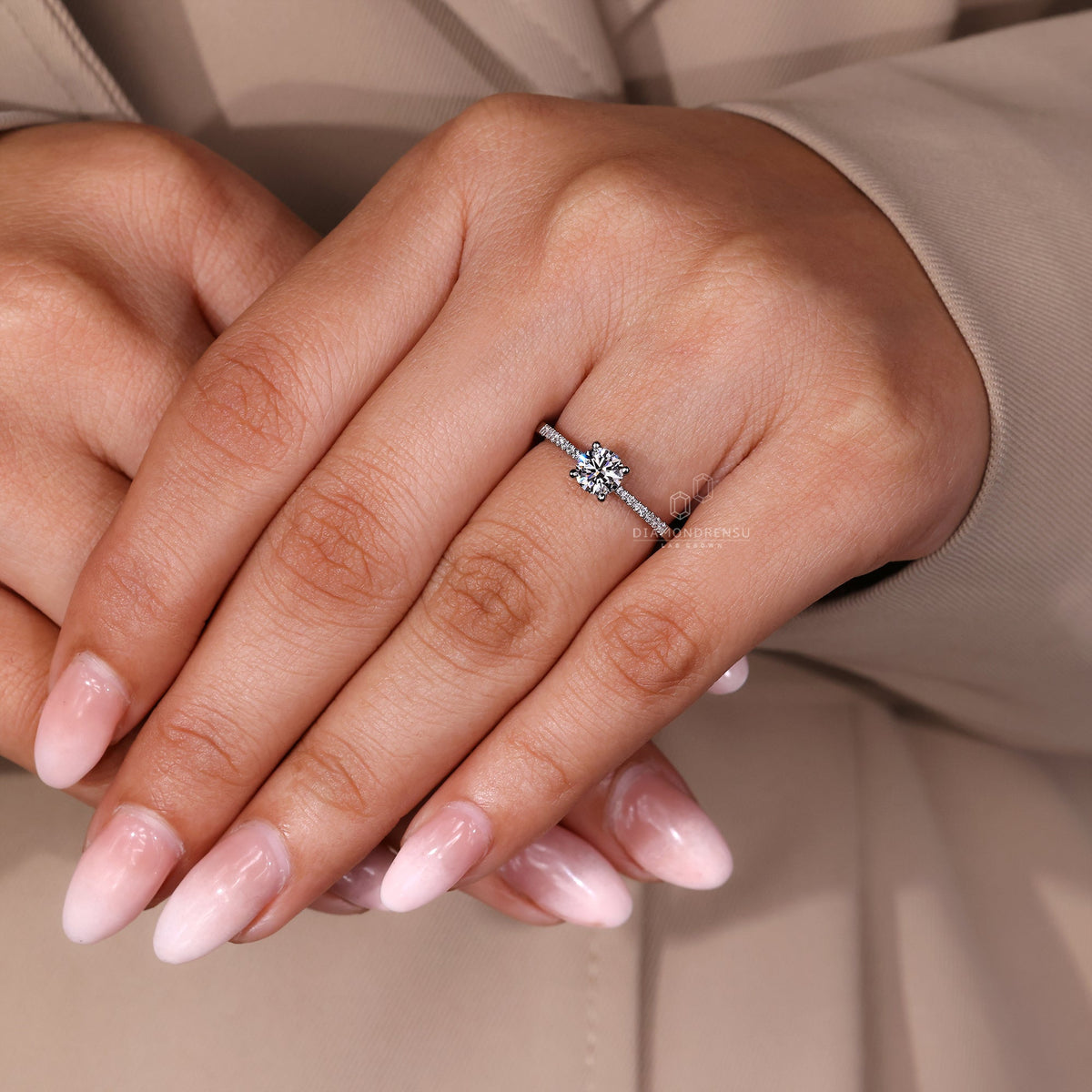 Round Diamond Ring with Round Cut Pave Band
