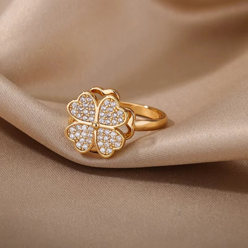 Pavé Clover Spinner Ring
