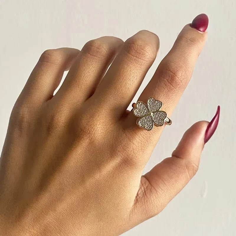 Pavé Clover Spinner Ring