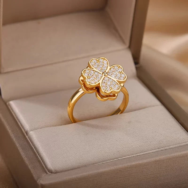 Pavé Clover Spinner Ring